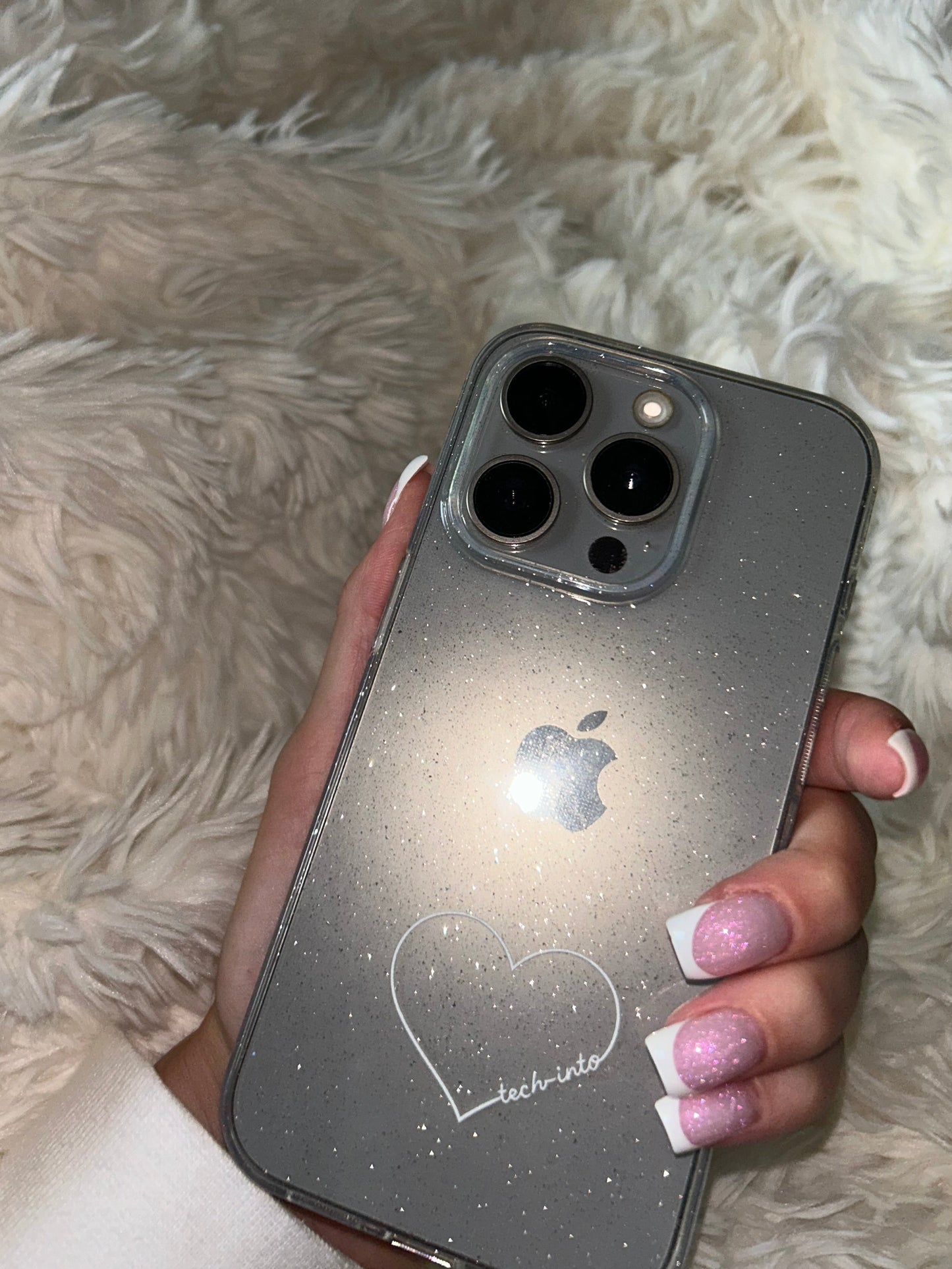 Glitter Heart Case – Doorzichtige Glitter Case met Wit Tech-into Hart